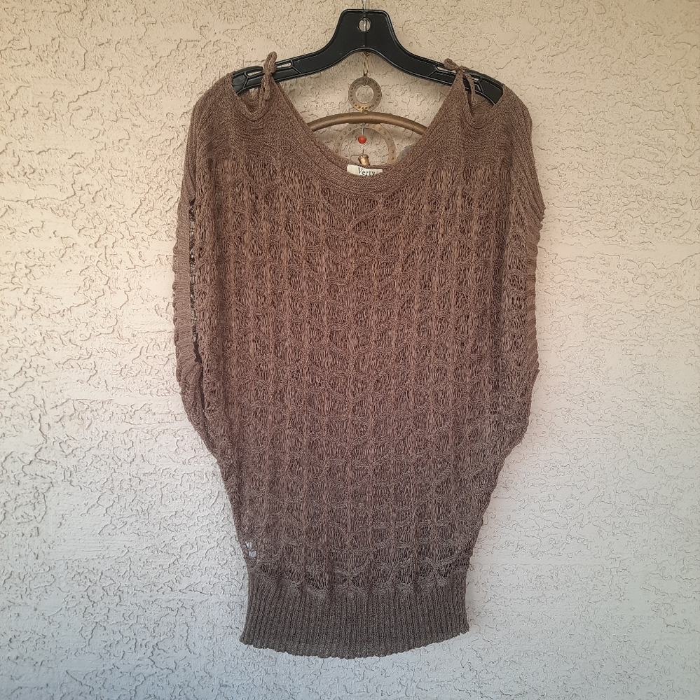 Knitted lightweight sweater